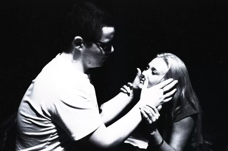 Touchy Feely (2000)